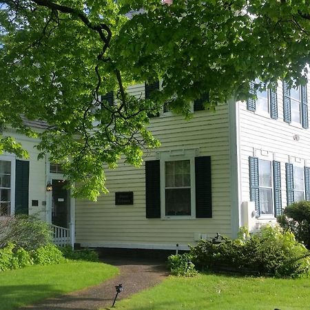 Strong House Inn Vergennes Exterior foto